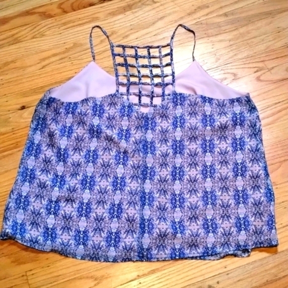 Forever 21 spaghetti strap lined blouse, unique detail in back Sz 2X - Picture 6 of 10